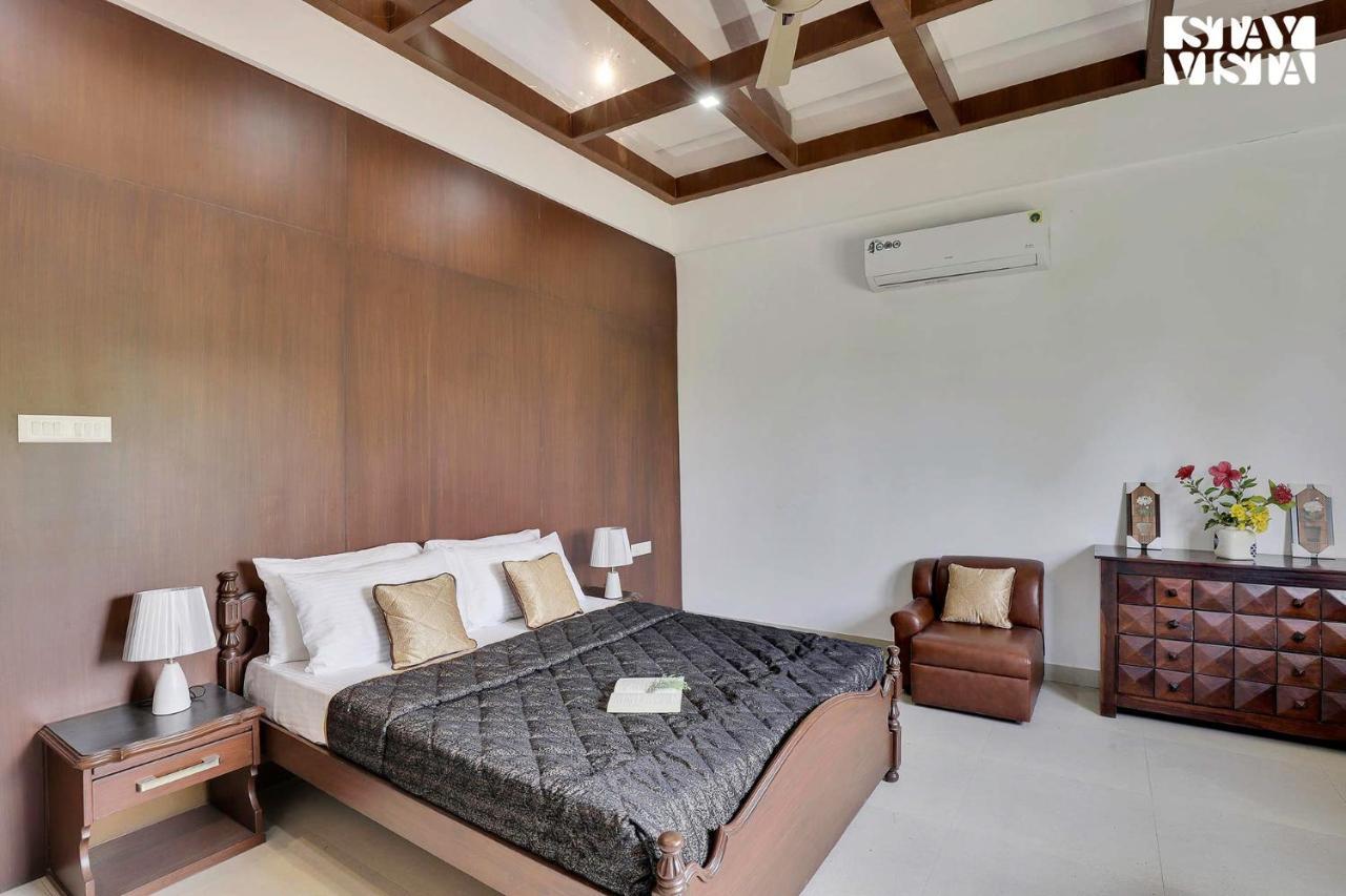 Stayvista'S Lakeside Whispers - Lake & Mountain-View Villa With Lawn & Indoor-Outdoor Games Nagpur Zewnętrze zdjęcie