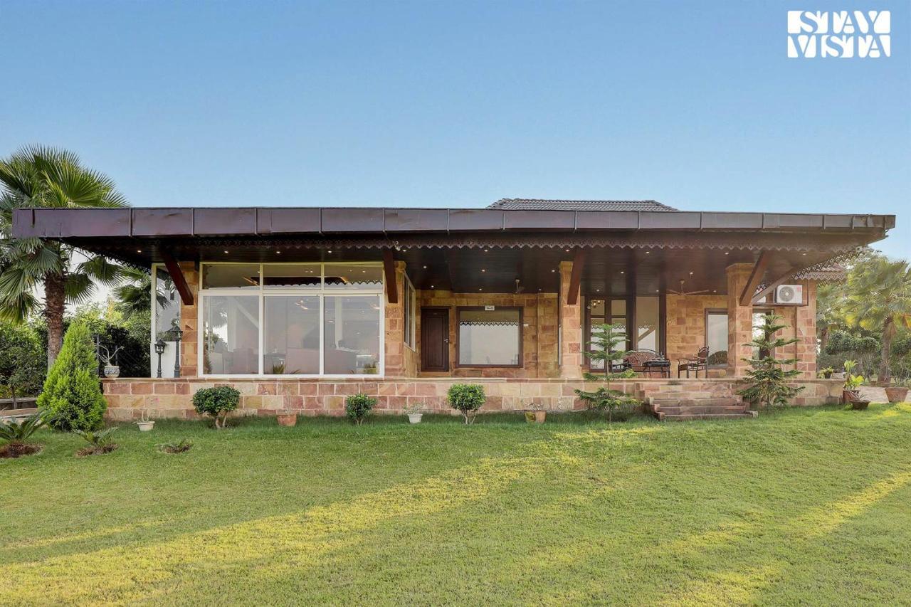 Stayvista'S Lakeside Whispers - Lake & Mountain-View Villa With Lawn & Indoor-Outdoor Games Nagpur Zewnętrze zdjęcie