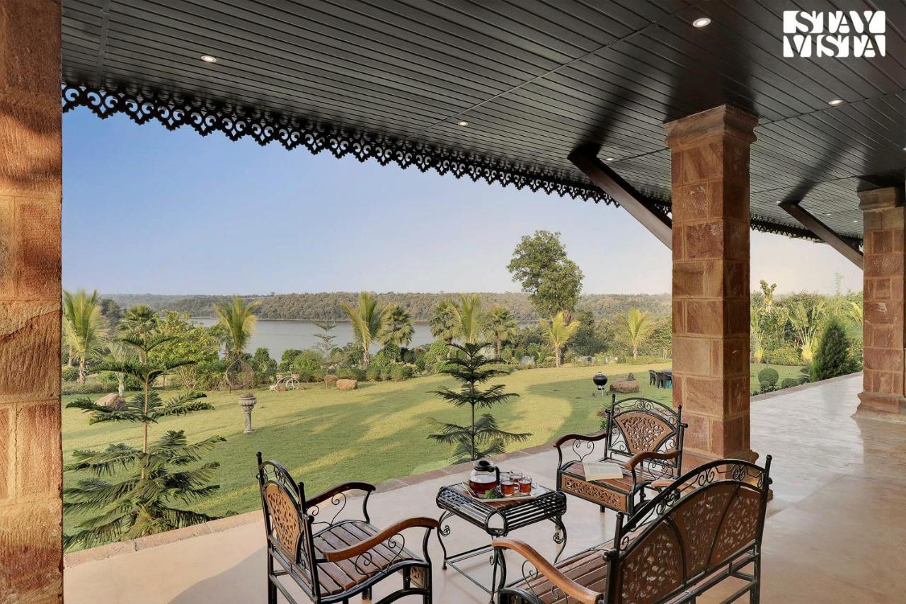Stayvista'S Lakeside Whispers - Lake & Mountain-View Villa With Lawn & Indoor-Outdoor Games Nagpur Zewnętrze zdjęcie